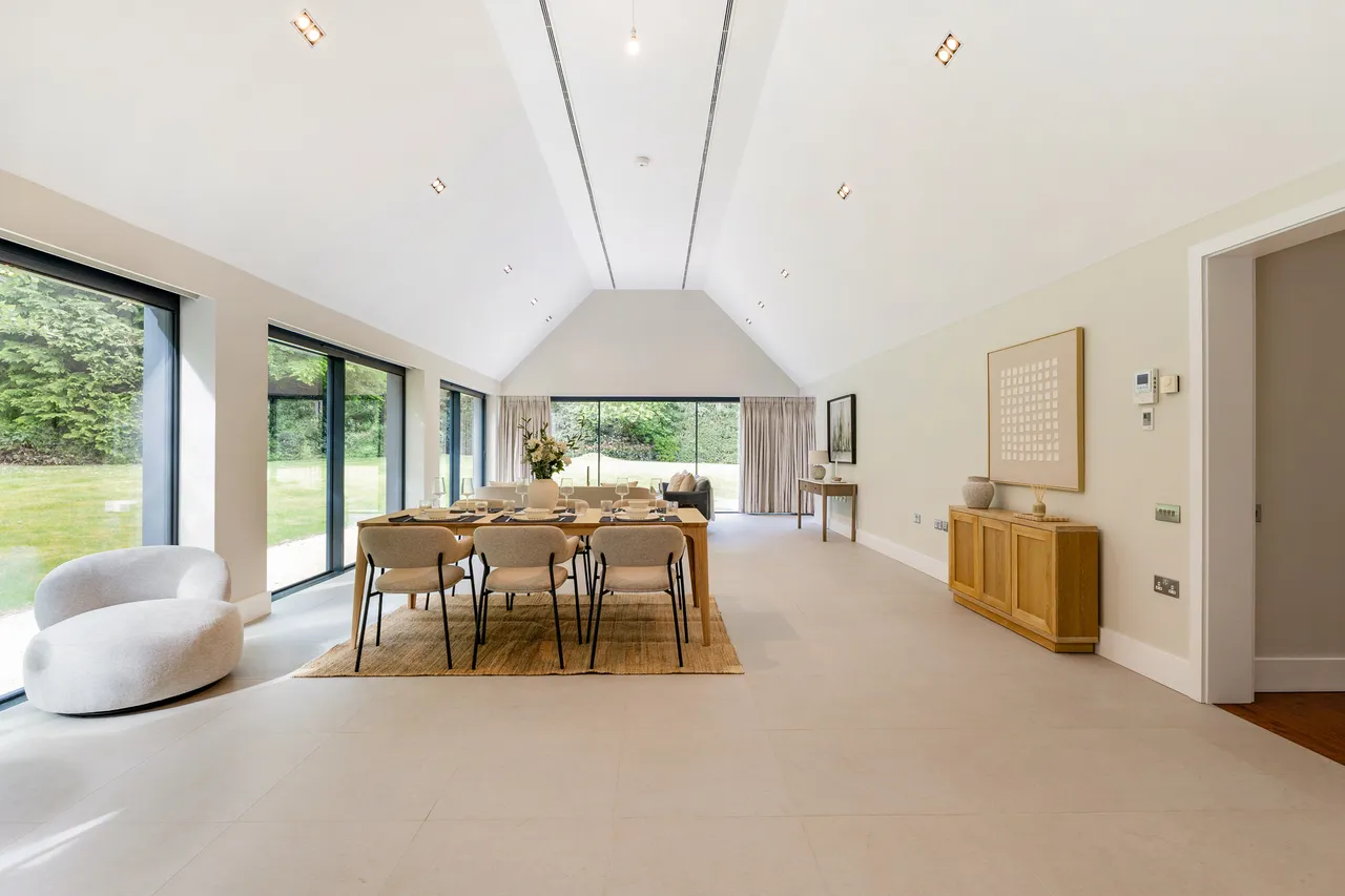 Wellington Avenue, Virginia Water, GU25, photo 4