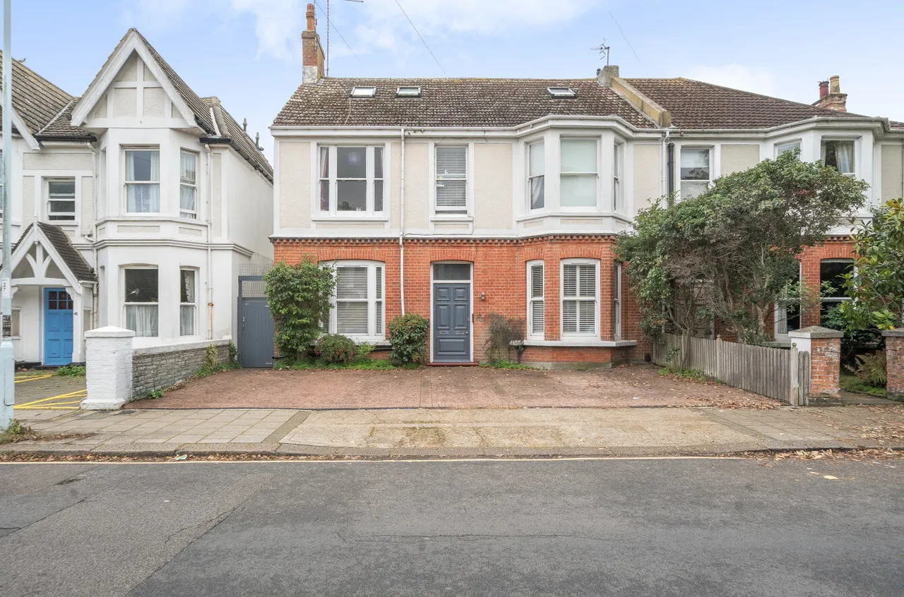 2 bed flat for sale, Richmond Road, Worthing, BN11