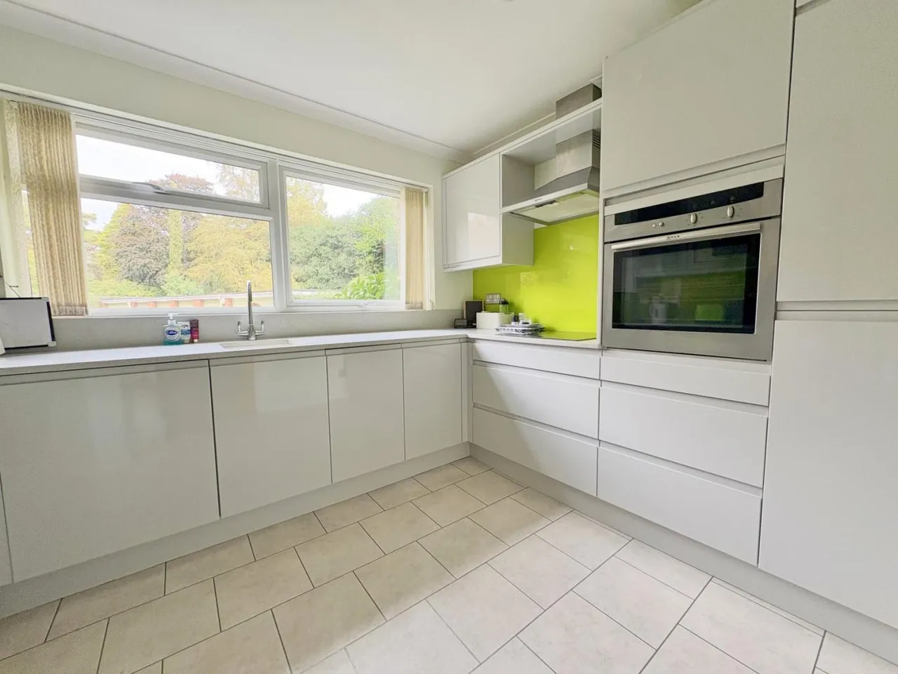 The Avenue, BH13, photo 13