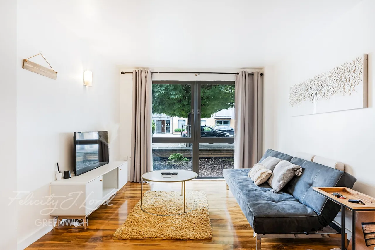 1 bed flat for sale, Deals Gateway, London