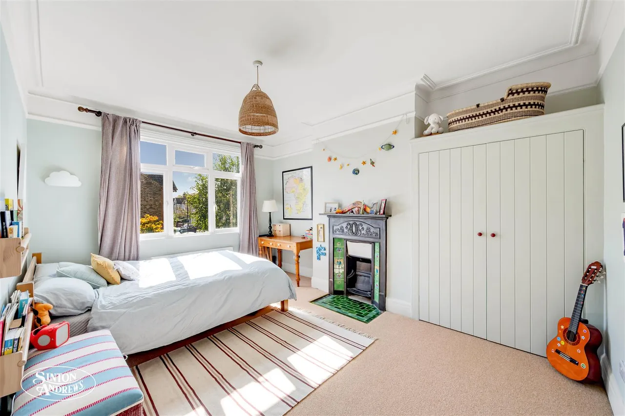 Woodstock Avenue, London, photo 10