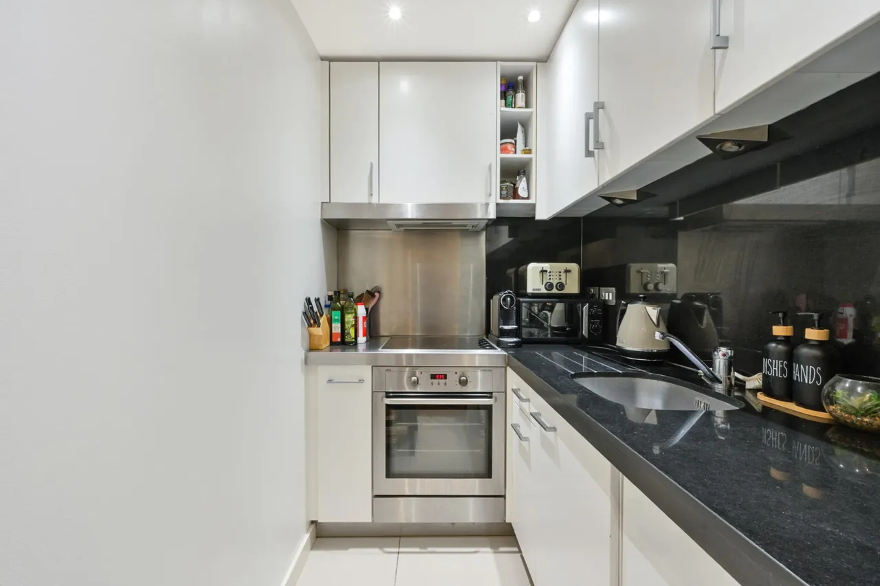 Fairmont Avenue, E14, photo 4