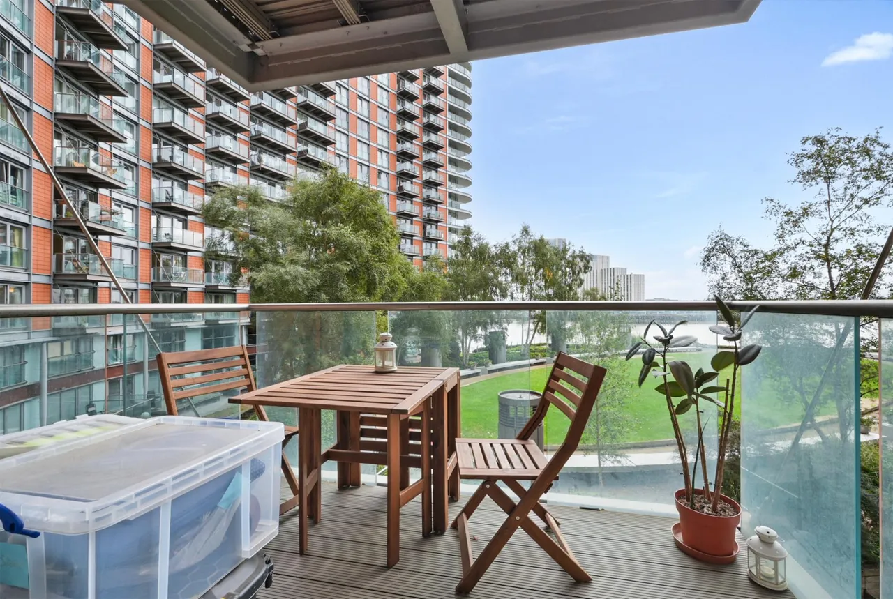 Fairmont Avenue, E14, photo 2