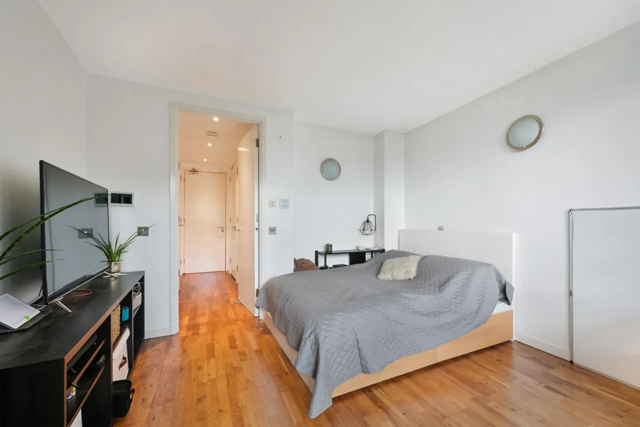 Fairmont Avenue, E14, photo 5