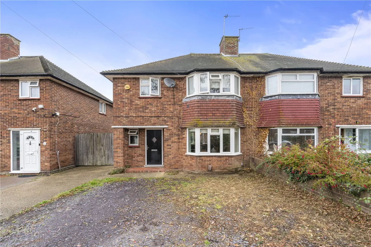3 bed house for sale — Green Close, Hanworth, TW13 6TJ