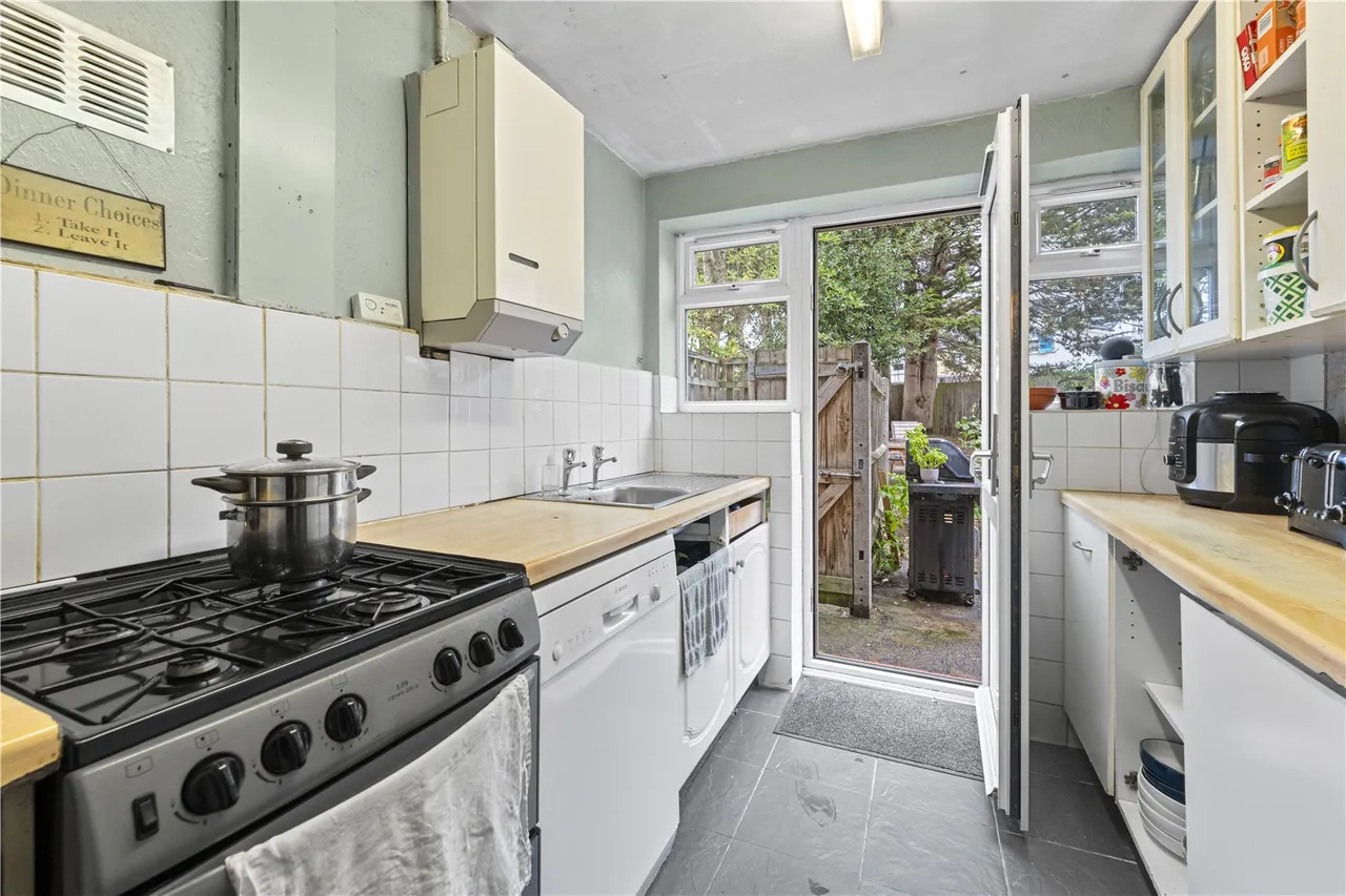 Green Close, Hanworth, TW13 6TJ, photo 5