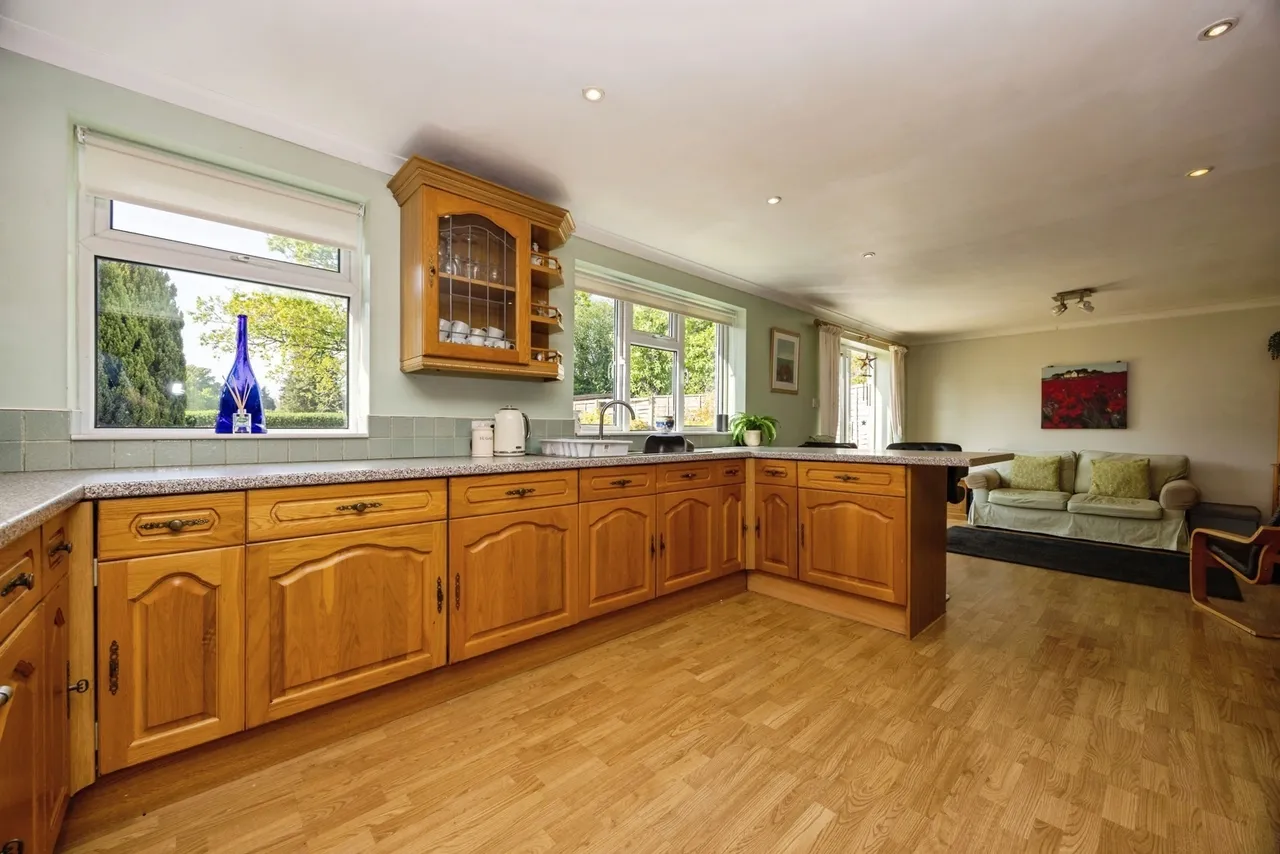 Miltons Crescent, Godalming, GU7, photo 11