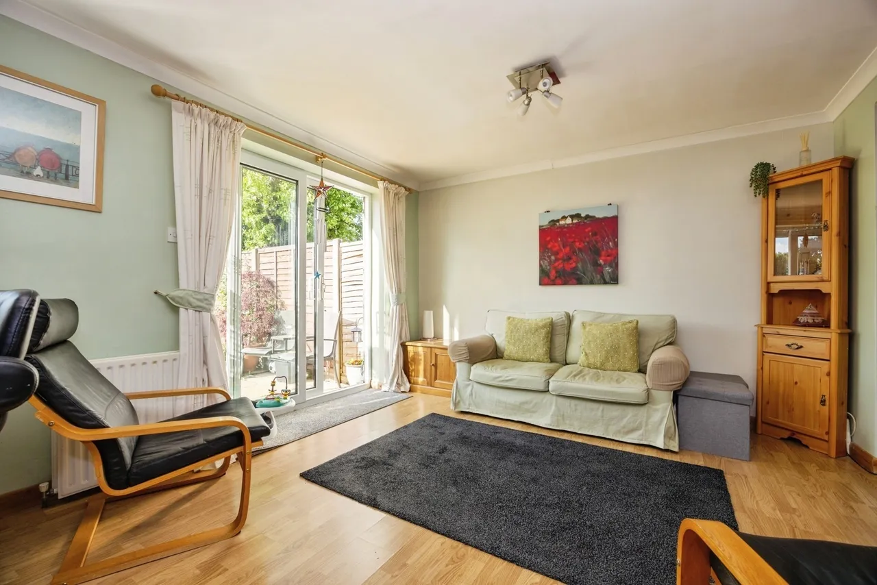 Miltons Crescent, Godalming, GU7, photo 3