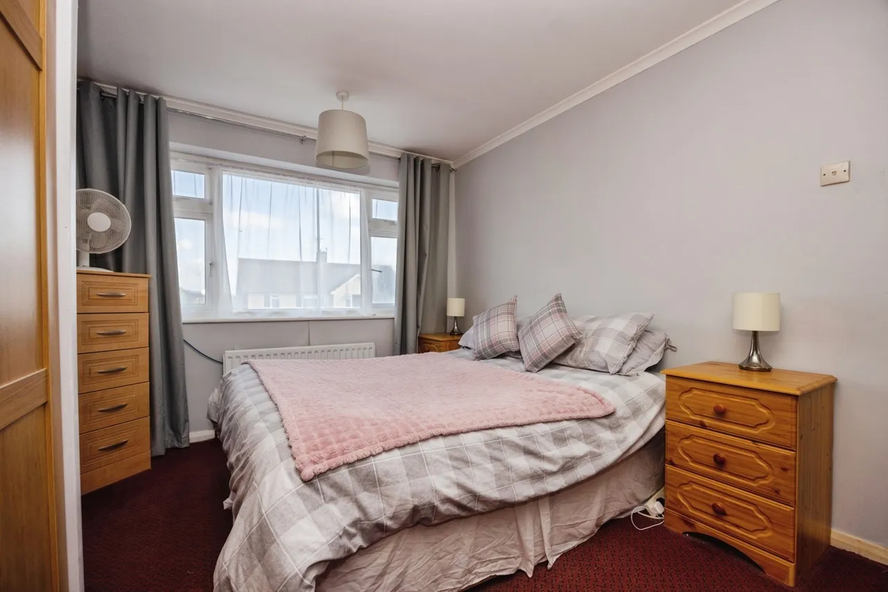 Miltons Crescent, Godalming, GU7, photo 7
