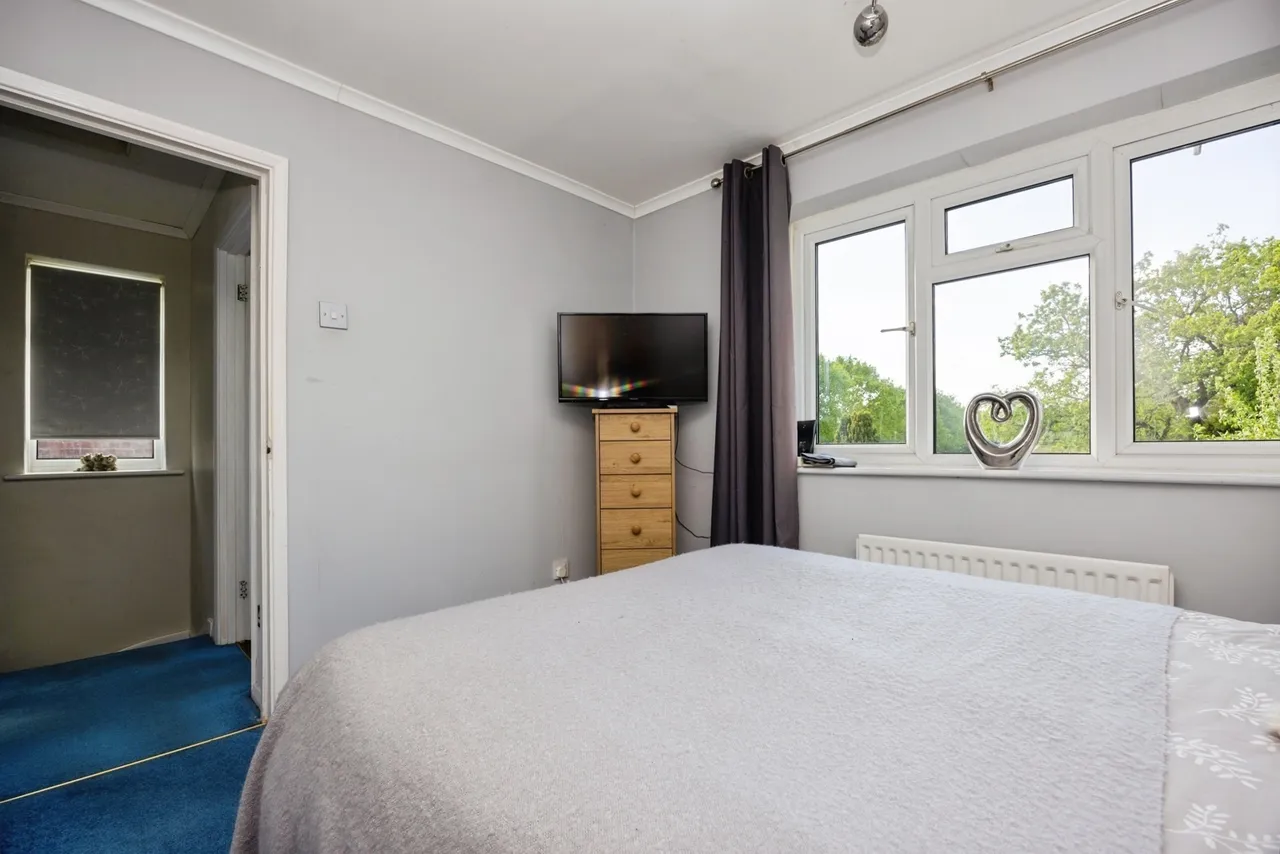 Miltons Crescent, Godalming, GU7, photo 14