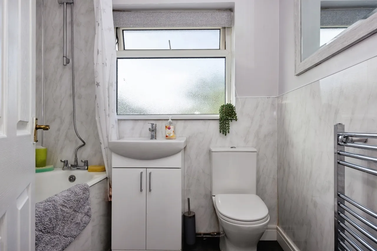 Miltons Crescent, Godalming, GU7, photo 9