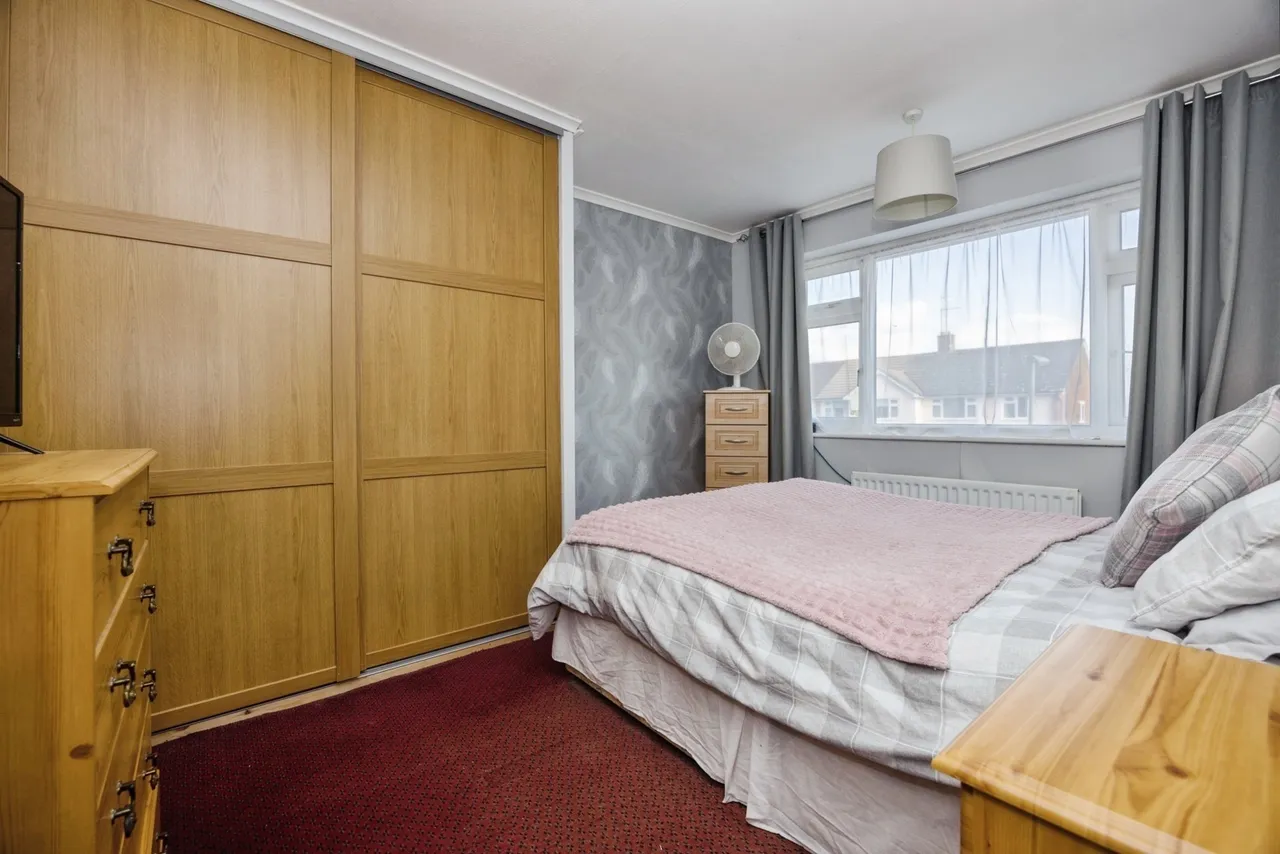 Miltons Crescent, Godalming, GU7, photo 15