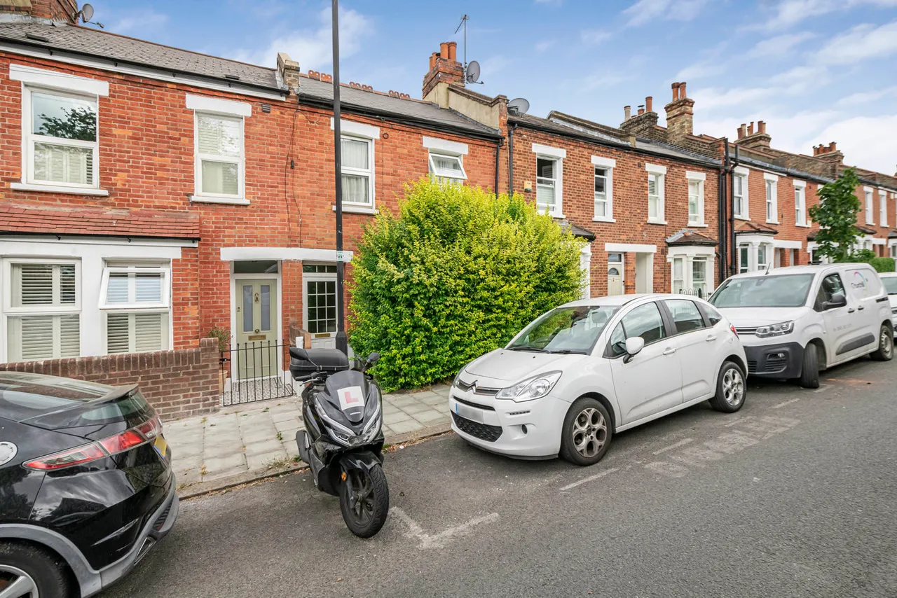 3 bed house for sale, Tivoli Road, London, SE27