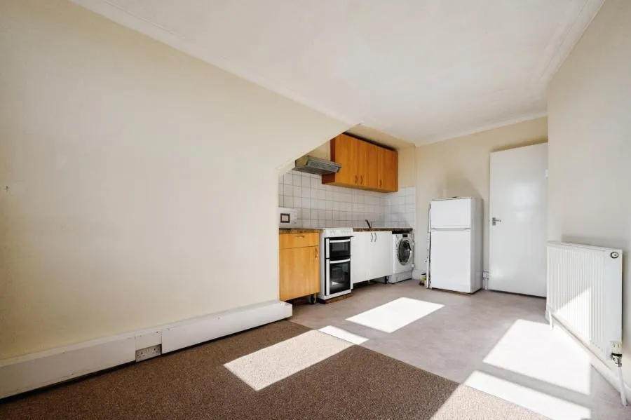 2 bed flat to rent, Victoria Road North, Southsea, PO5