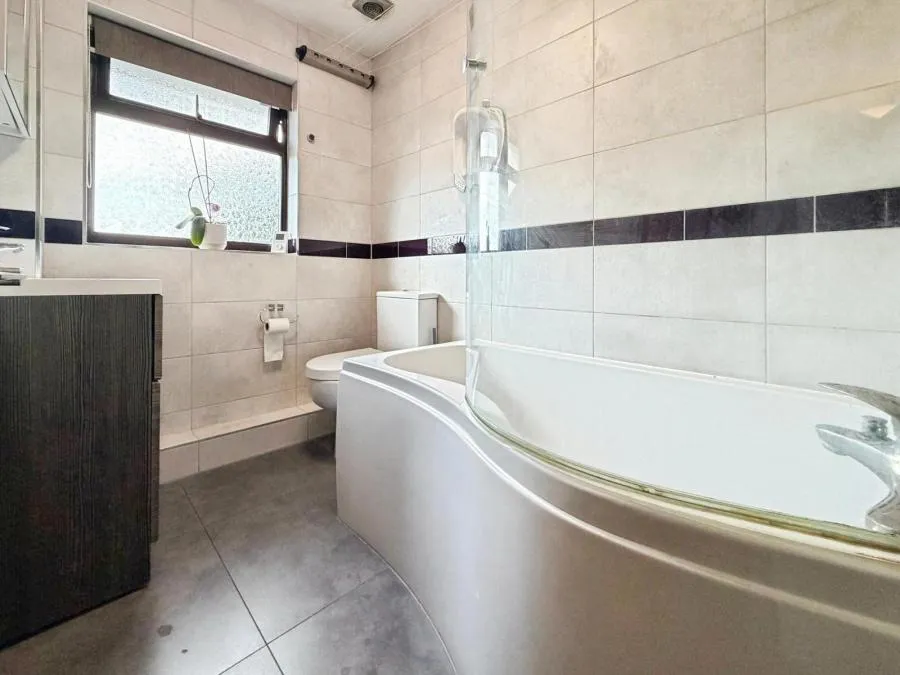 Hawthorne Crescent, West Drayton, UB7, photo 10