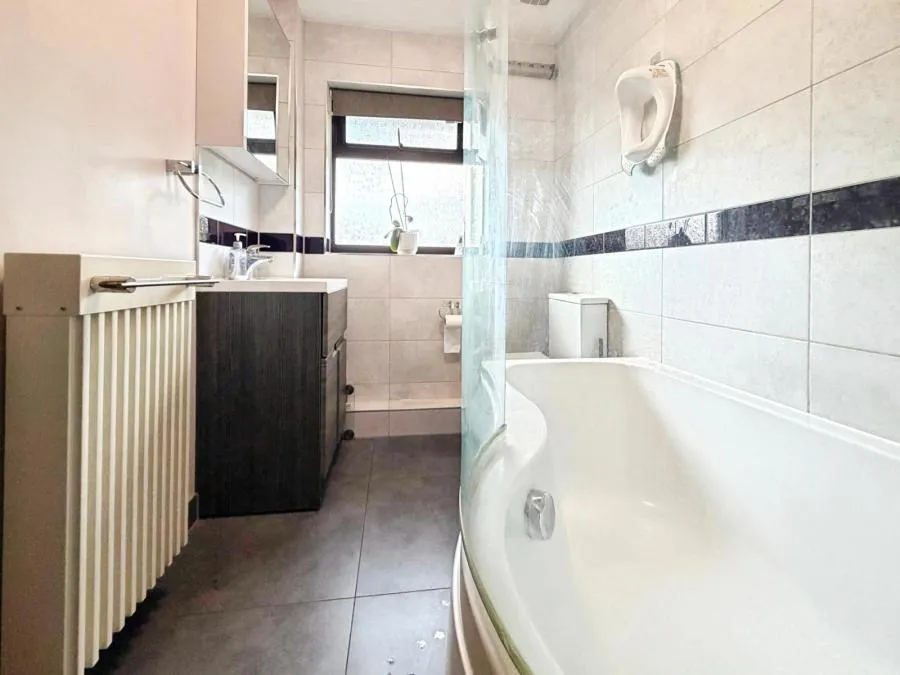 Hawthorne Crescent, West Drayton, UB7, photo 11