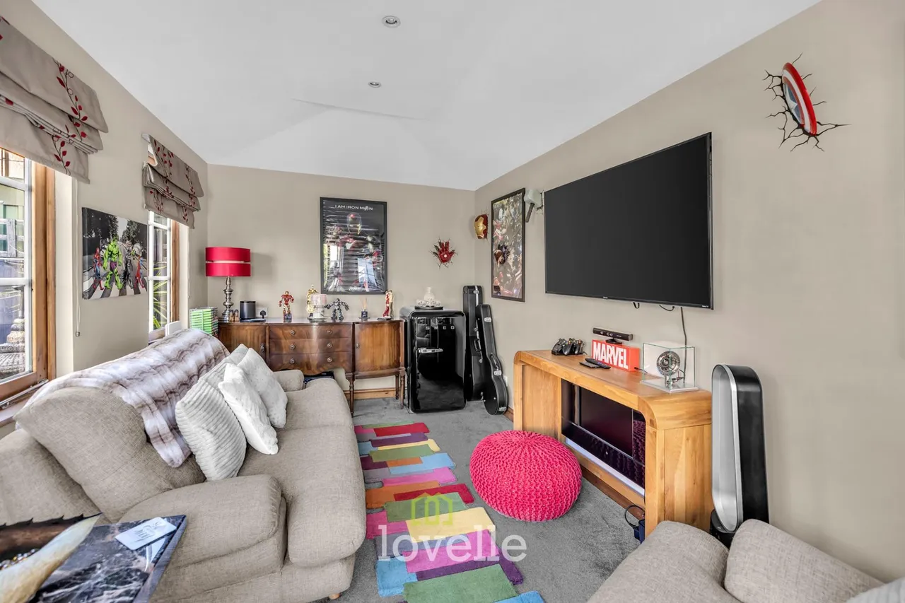Cowslip Court, Healing, DN41, photo 31