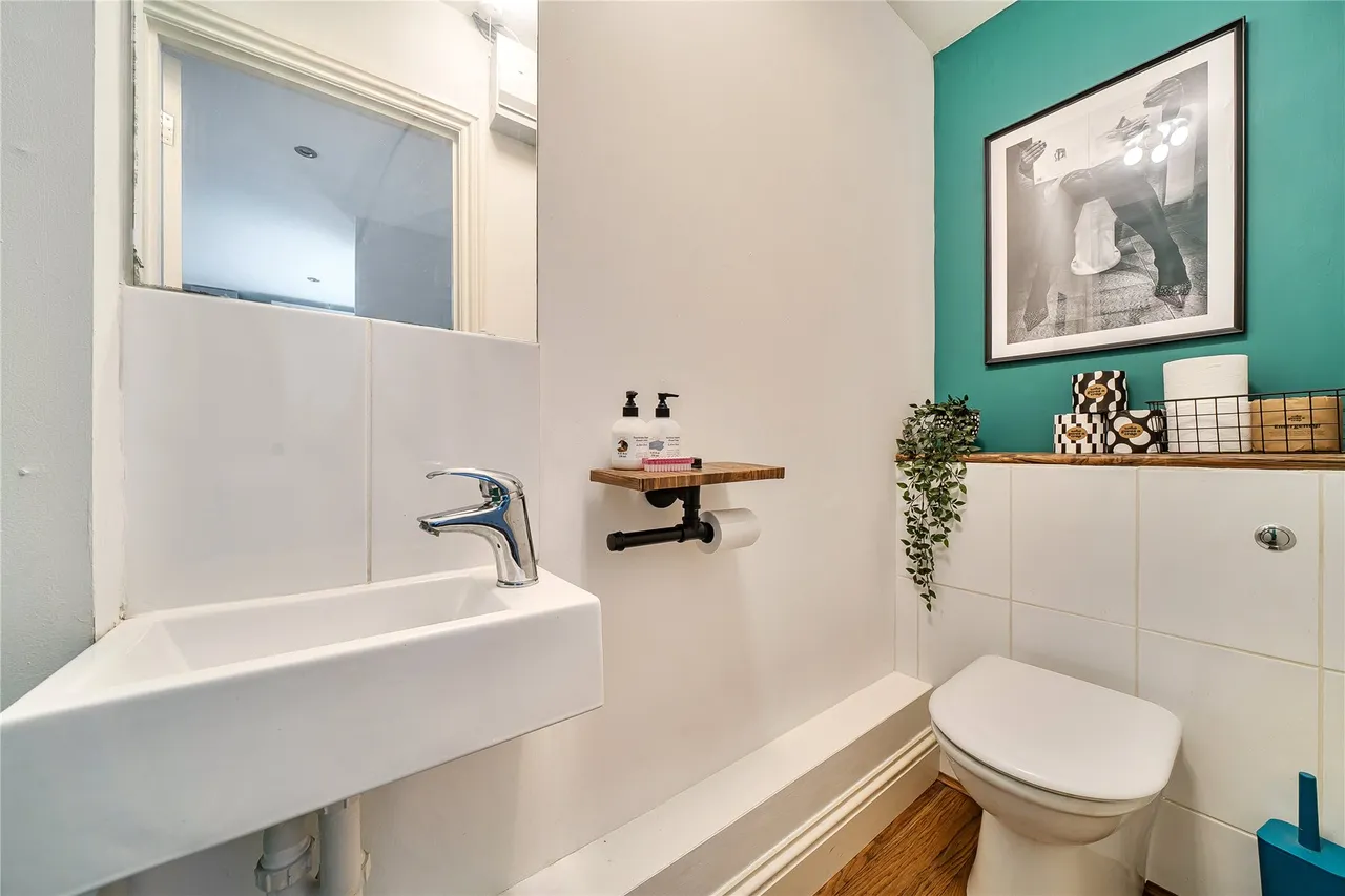 Willow Bank, Woking, GU22, photo 18