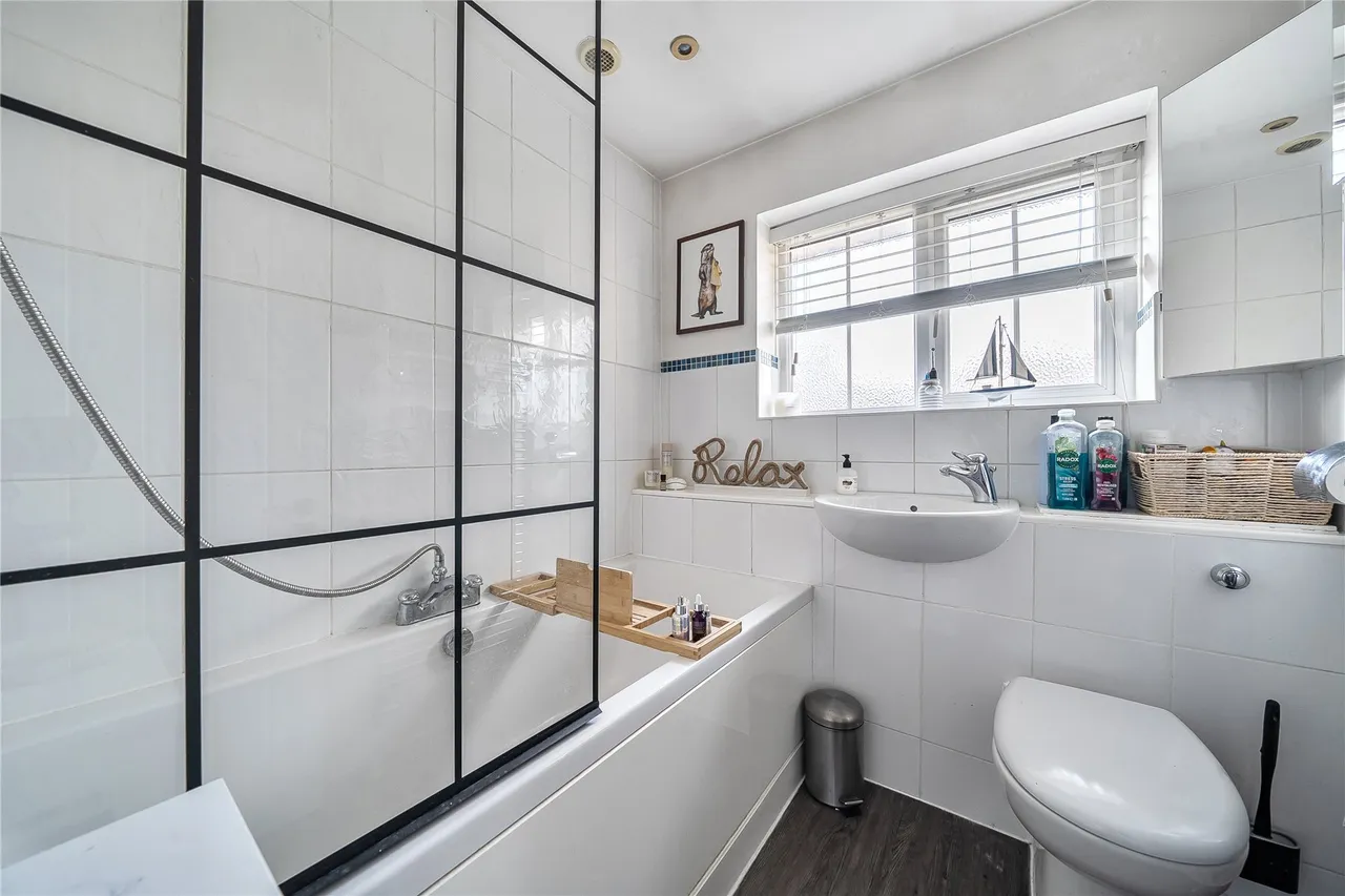 Willow Bank, Woking, GU22, photo 17