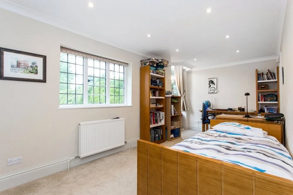 Oval Way, Gerrards Cross, Buckinghamshire, SL9 8PY, photo 6