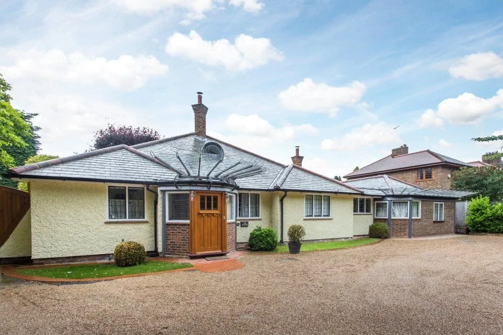 Oval Way, Gerrards Cross, Buckinghamshire, SL9 8PY, photo 2