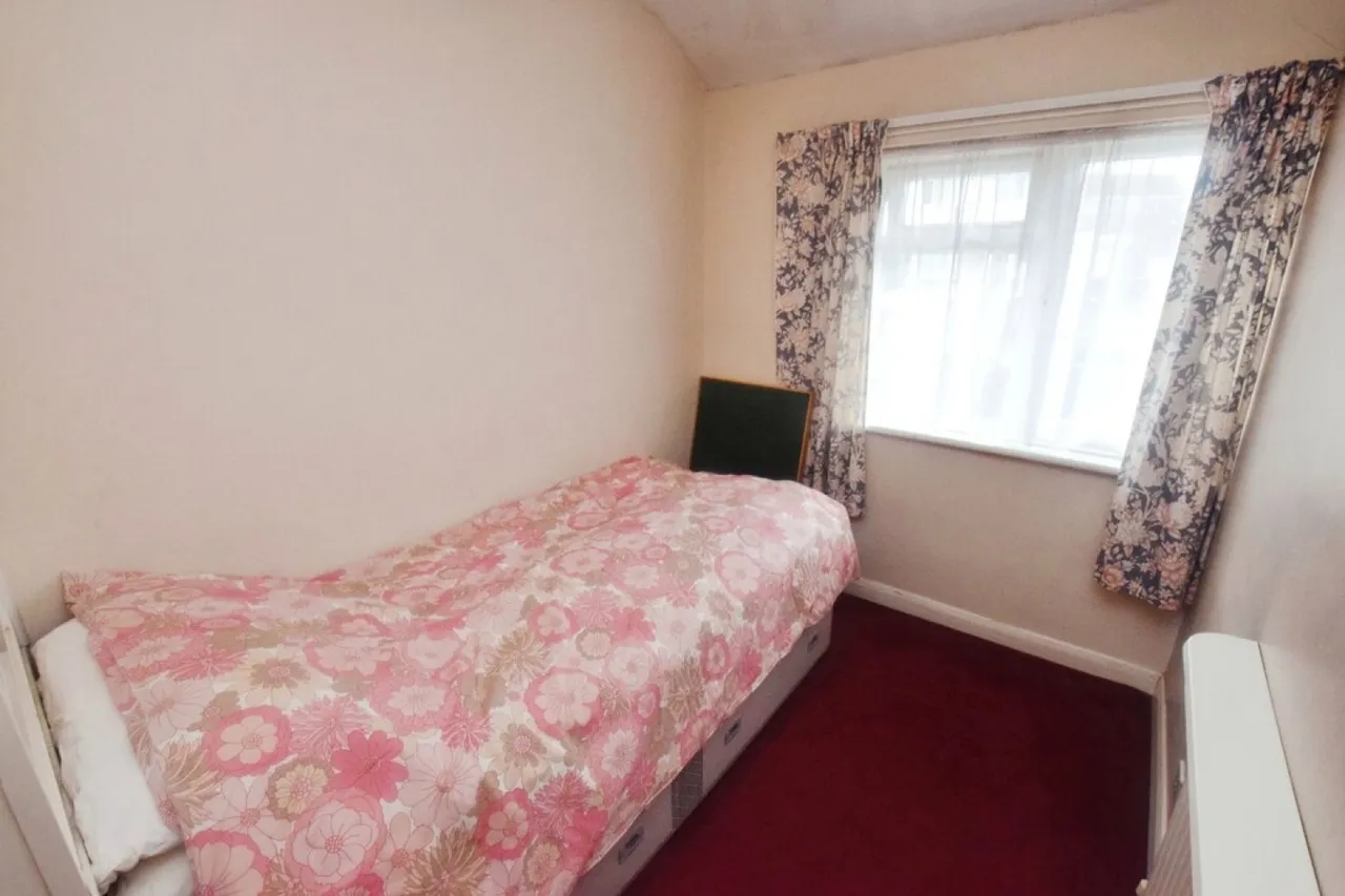 Sullivan Road, photo 7