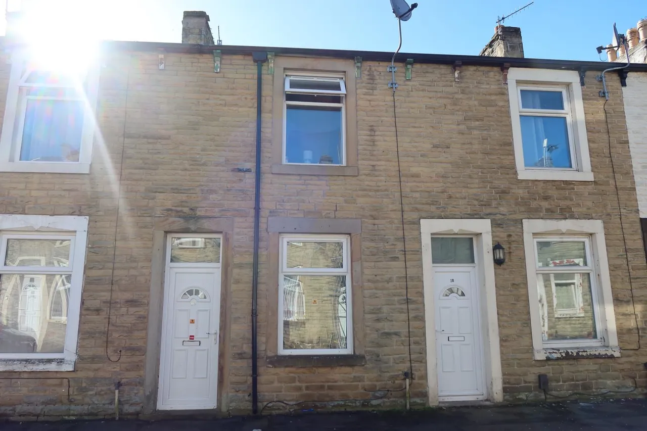 2 bed property for sale — Hobart Street, Burnley BB11 3DQ, UK