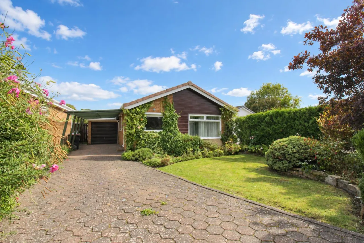 3 bed house for sale, Dronfield Close, Waldridge Park Estate, DH2