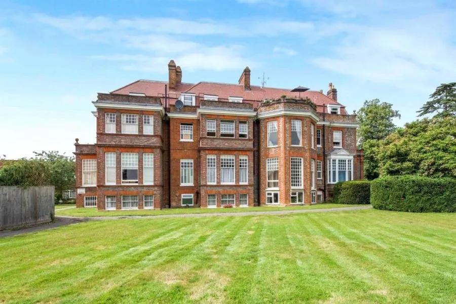 1 bed flat to rent, Peppard Road, Emmer Green, RG4