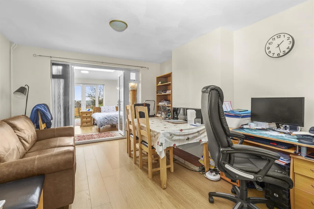 Walton Drive, High Wycombe, HP13, photo 3