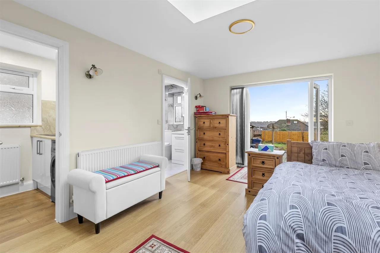Walton Drive, High Wycombe, HP13, photo 5