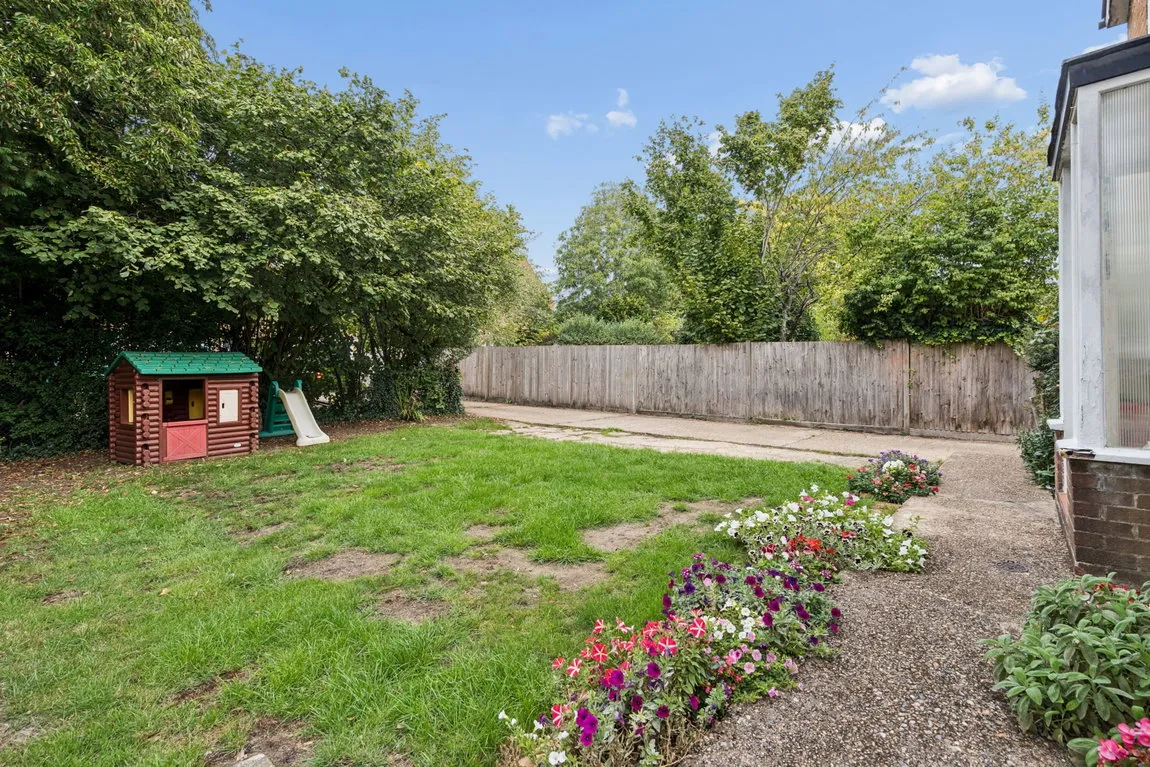 High Street, Northwood, HA6, photo 8