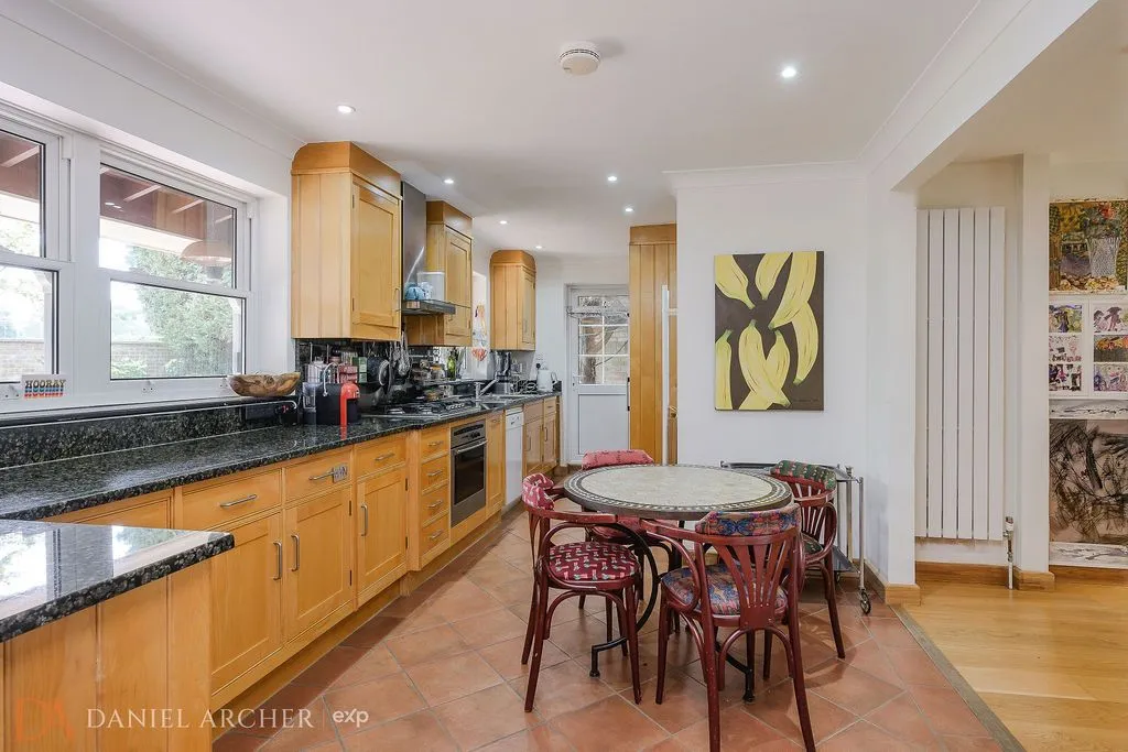 Peregrine Way, Wimbledon, SW19, photo 9