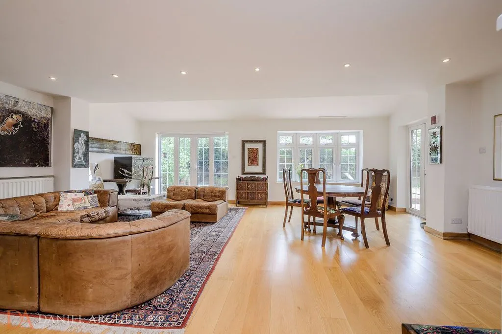 Peregrine Way, Wimbledon, SW19, photo 4