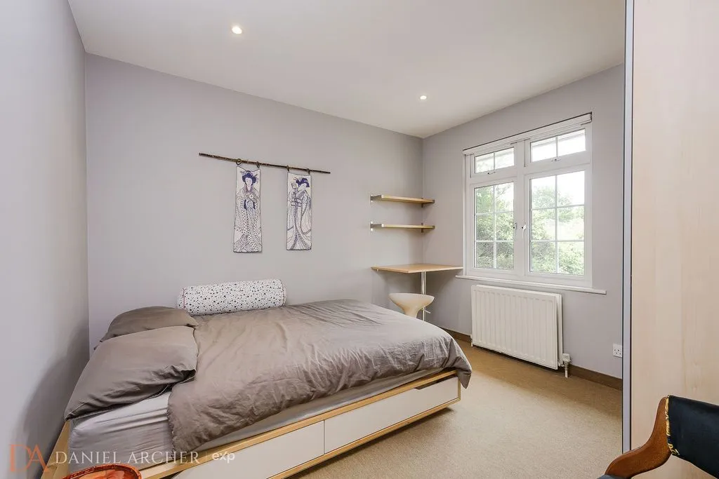 Peregrine Way, Wimbledon, SW19, photo 13