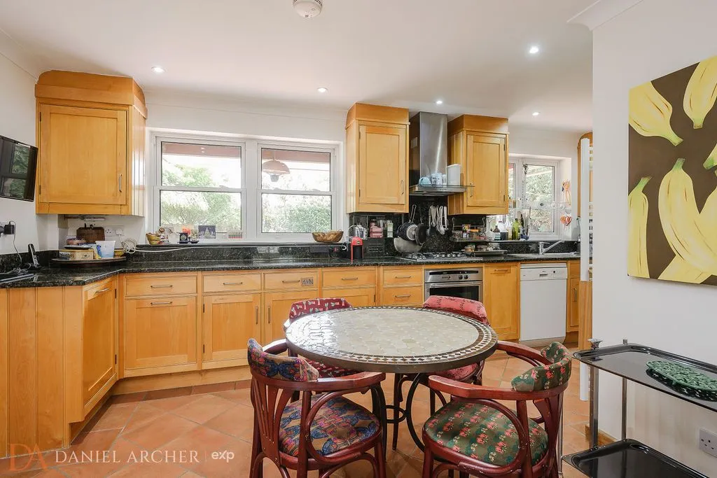Peregrine Way, Wimbledon, SW19, photo 8