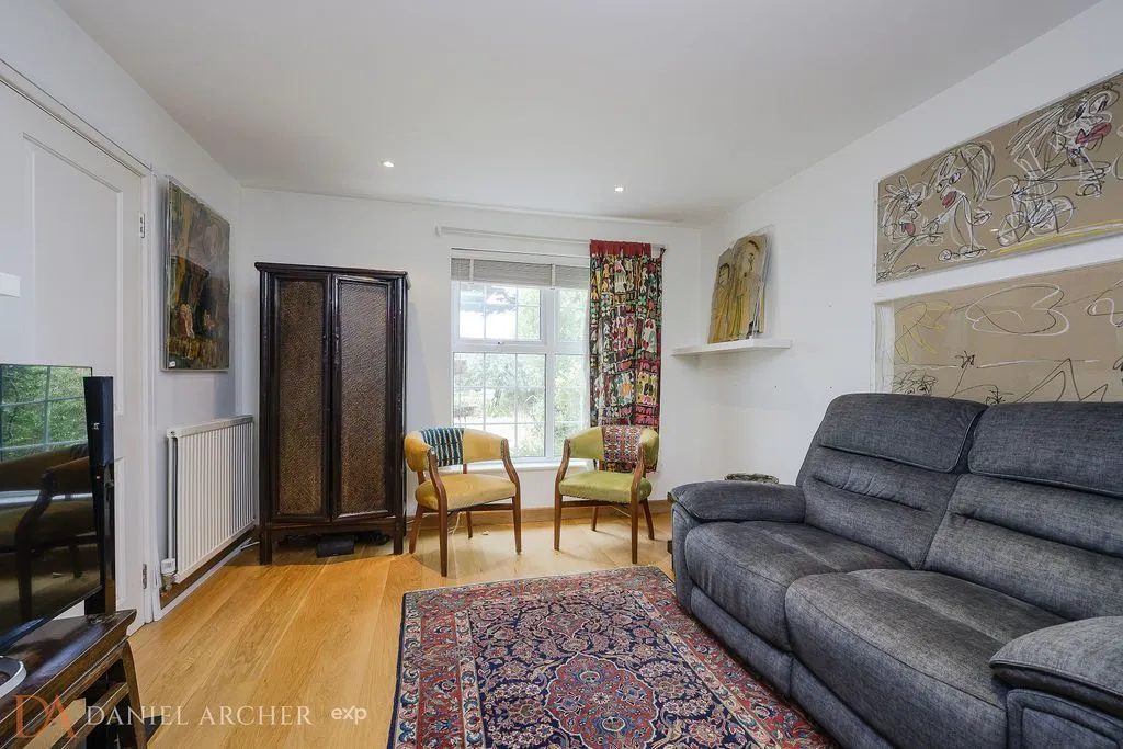 Peregrine Way, Wimbledon, SW19, photo 7