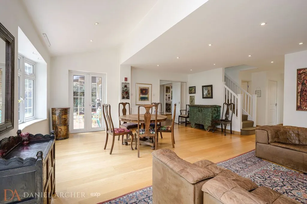 Peregrine Way, Wimbledon, SW19, photo 6