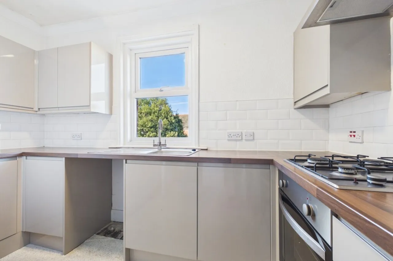 Cheriton Road, Folkestone, CT19, photo 3