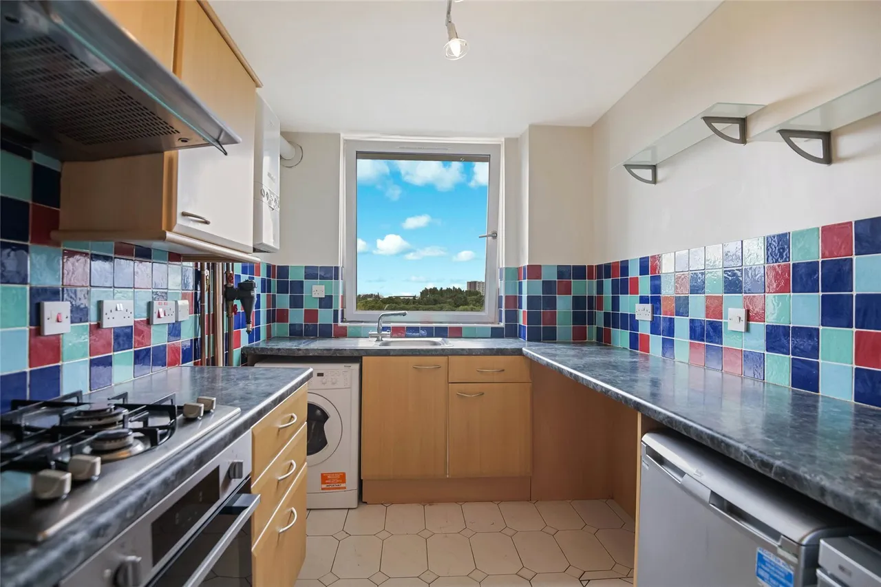 Sherbrooke Drive, Glasgow, Glasgow City, G41, photo 2
