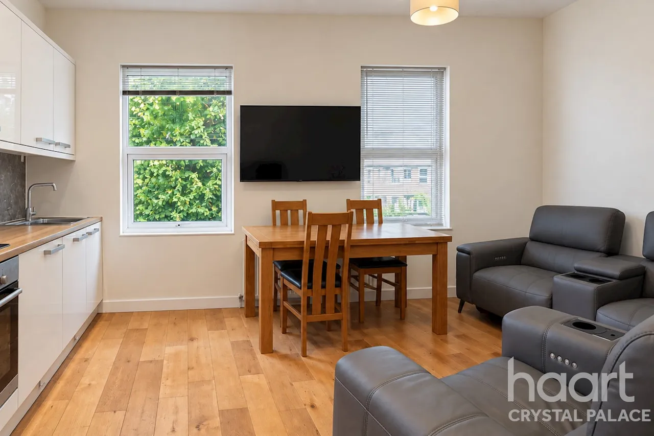 Kangley Bridge Road, London, SE26, photo 2