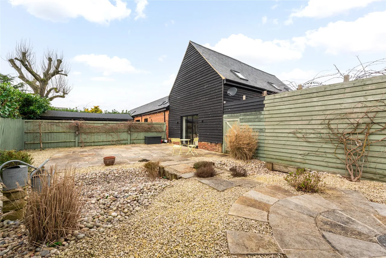 West Street, Lilley, LU2, photo 25