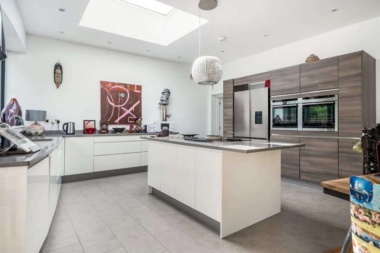 Old Bath Road, Cheltenham, Gloucestershire, GL53 7DR, photo 5