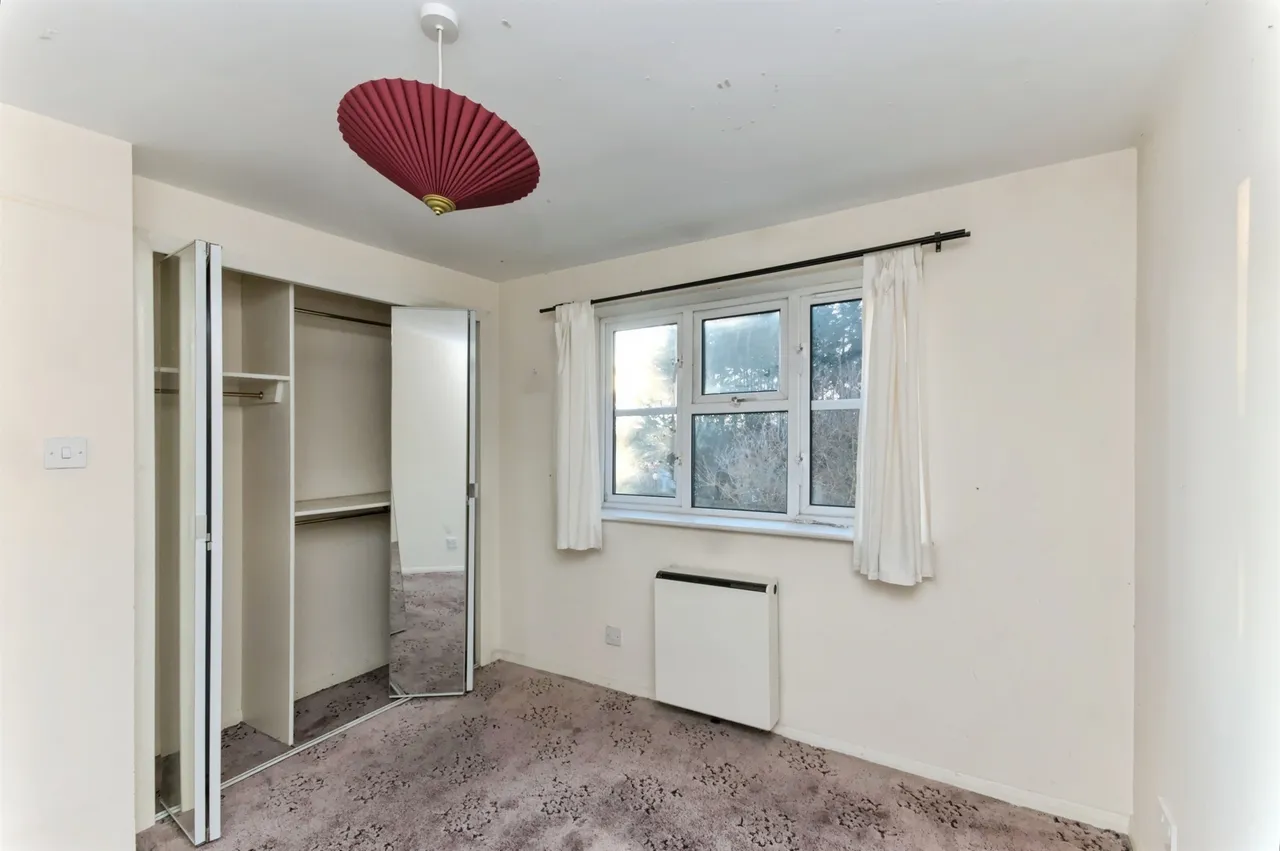 Falmouth Close, Eastbourne, photo 10