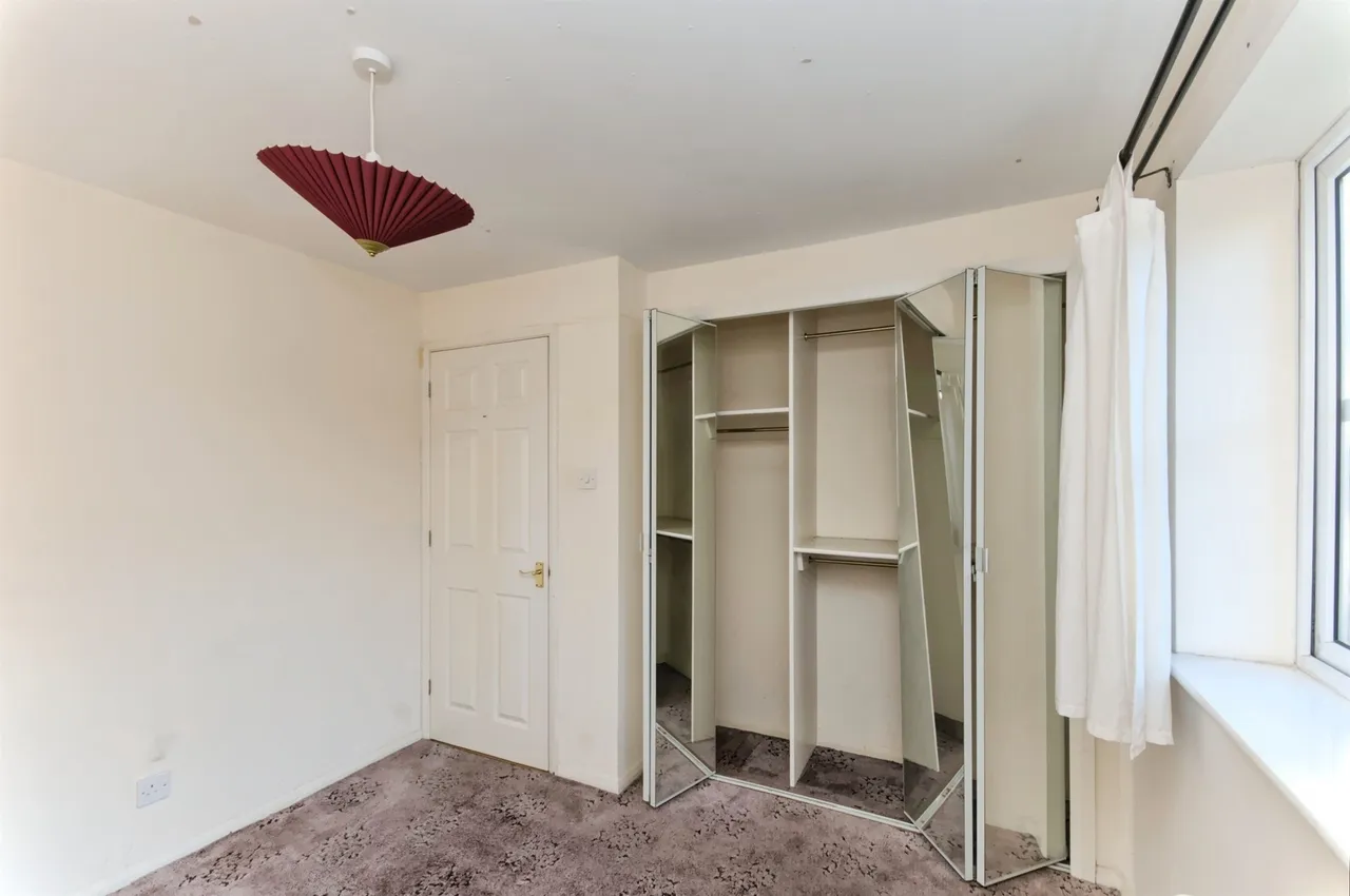 Falmouth Close, Eastbourne, photo 11