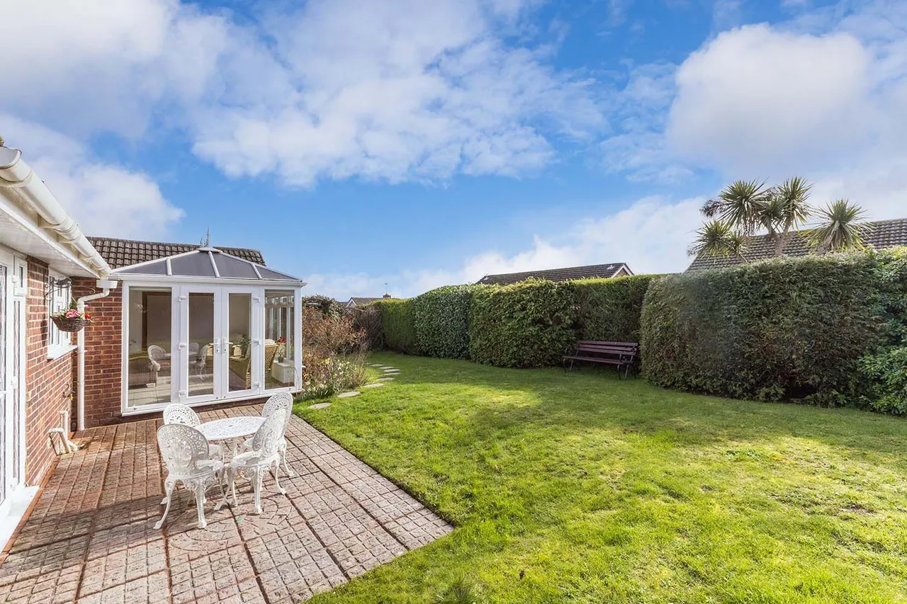 Hungerford Drive, Maidenhead, Berkshire SL6 7UT, photo 3