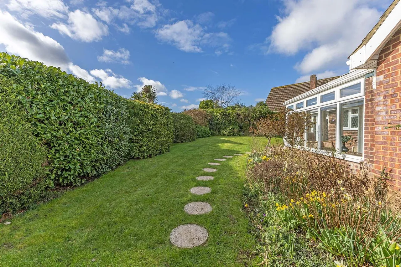 Hungerford Drive, Maidenhead, Berkshire SL6 7UT, photo 18