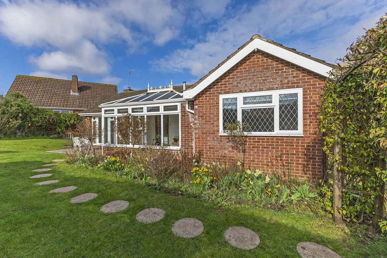 Hungerford Drive, Maidenhead, Berkshire SL6 7UT, photo 17