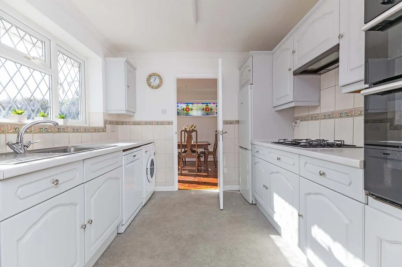 Hungerford Drive, Maidenhead, Berkshire SL6 7UT, photo 10