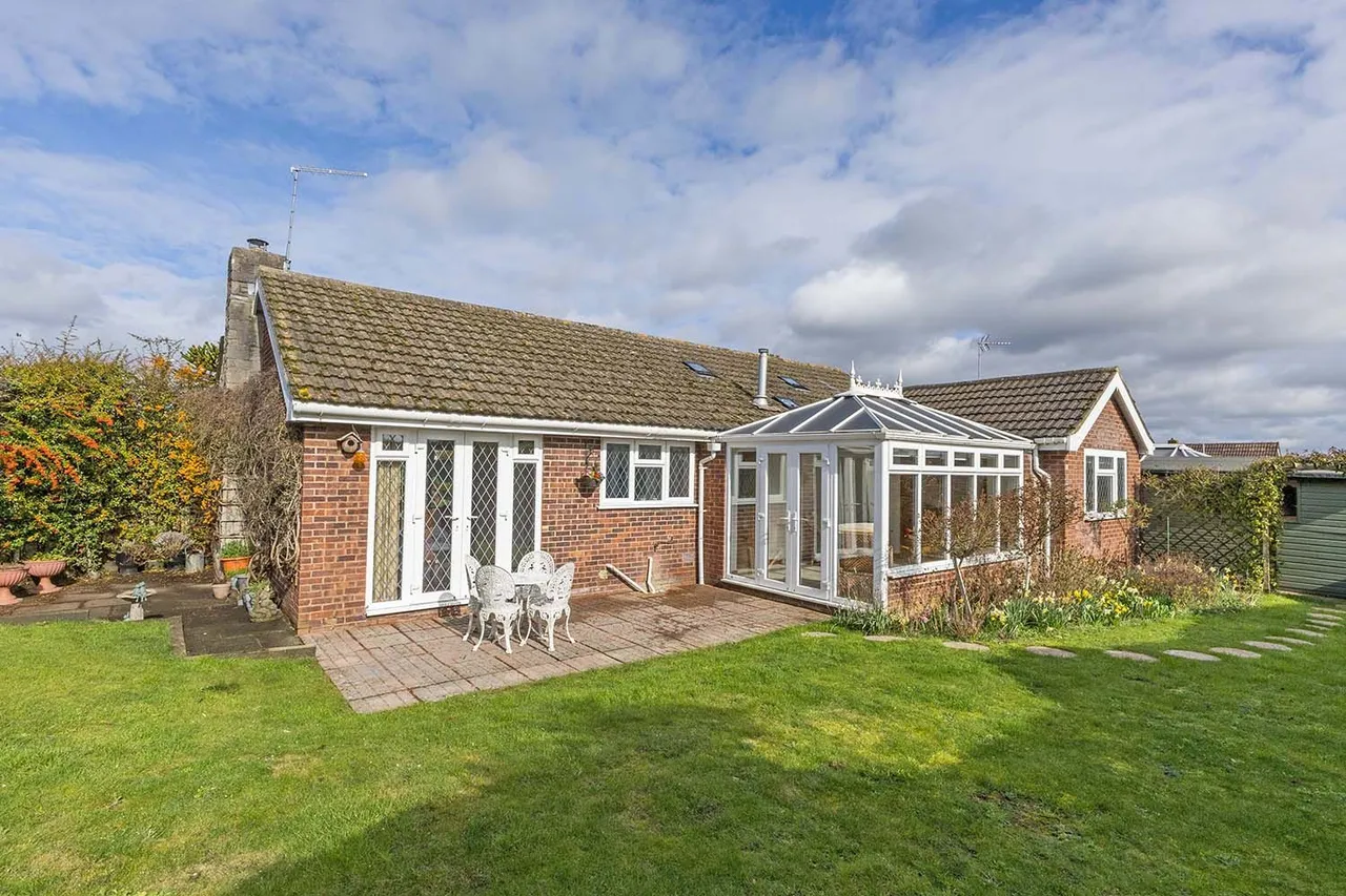 4 bed house for sale — Hungerford Drive, Maidenhead, Berkshire SL6 7UT